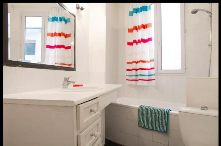 Appartement Proche Montmartre Париж Екстериор снимка